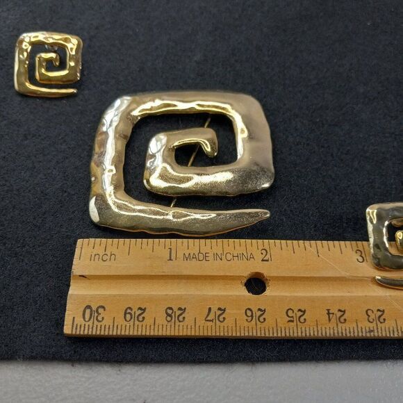 Vintage Gold tone JJ 1986 Greek Key Pattern Brooch/Earrings Granny Chic Kitsch - Picture 4 of 7